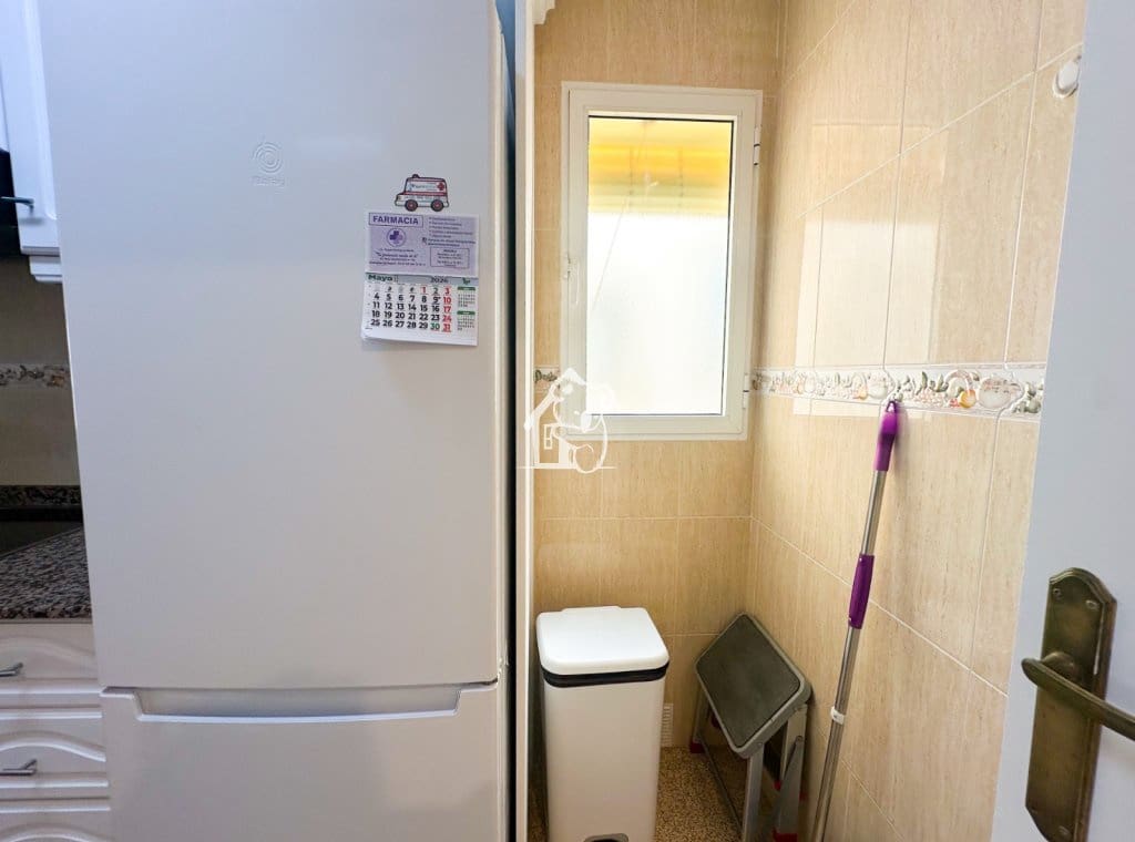 Piso de 2 habitaciones en Guardamar del Segura en alquiler - 850 € (Ref: 9949022)