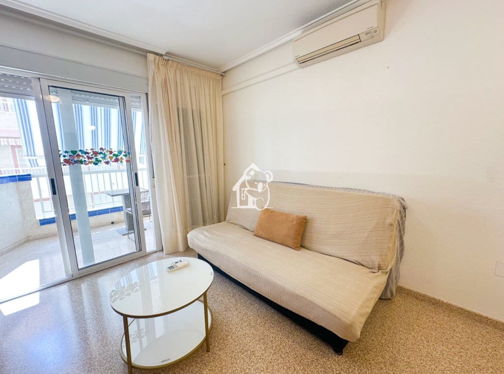 Piso de 2 habitaciones en Guardamar del Segura en alquiler - 850 € (Ref: 9949022)