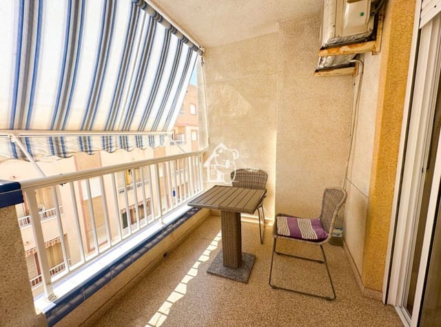 Piso de 2 habitaciones en Las Viñas, Guardamar del Segura en alquiler - 850 € (Ref: 9949022)