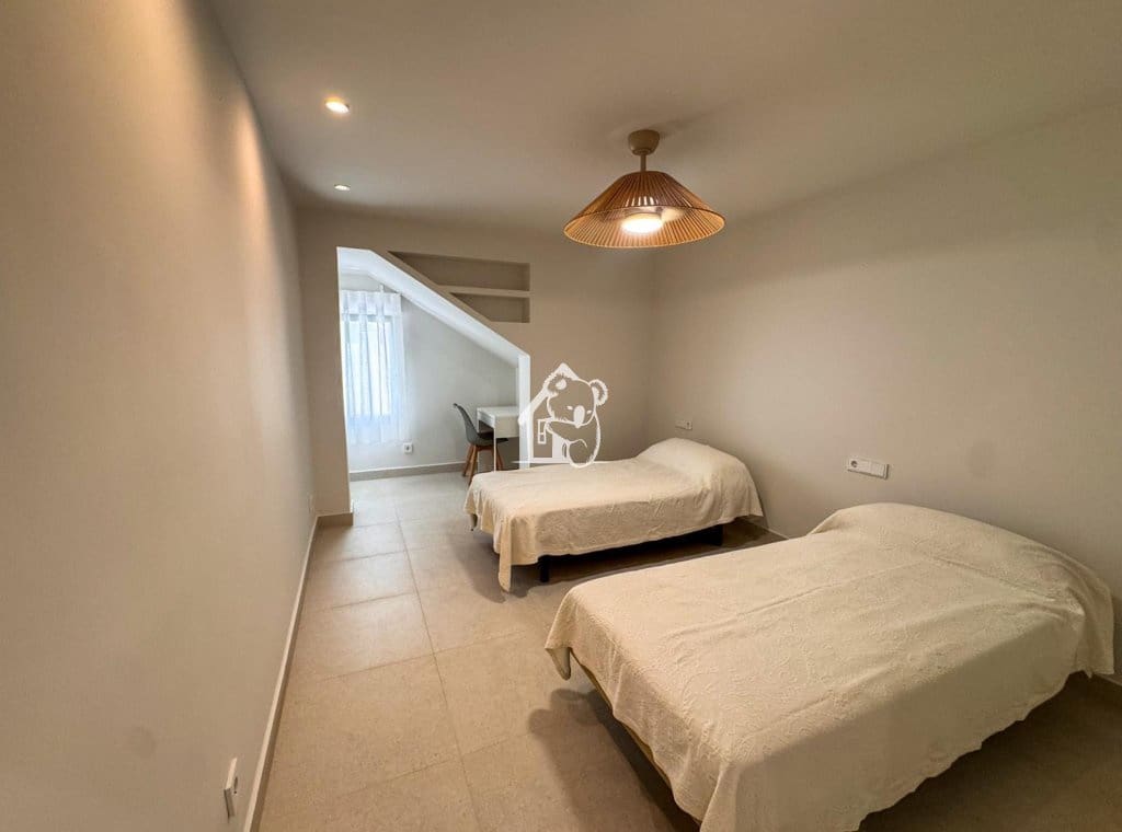 Maison de Ville de 4 chambres à louer à Dehesa de Campoamor avec garage - 2 500 € (Ref: 9949023)