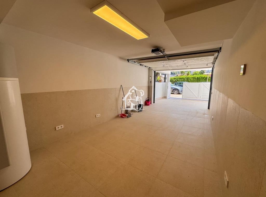 Maison de Ville de 4 chambres à louer à Dehesa de Campoamor avec garage - 2 500 € (Ref: 9949023)