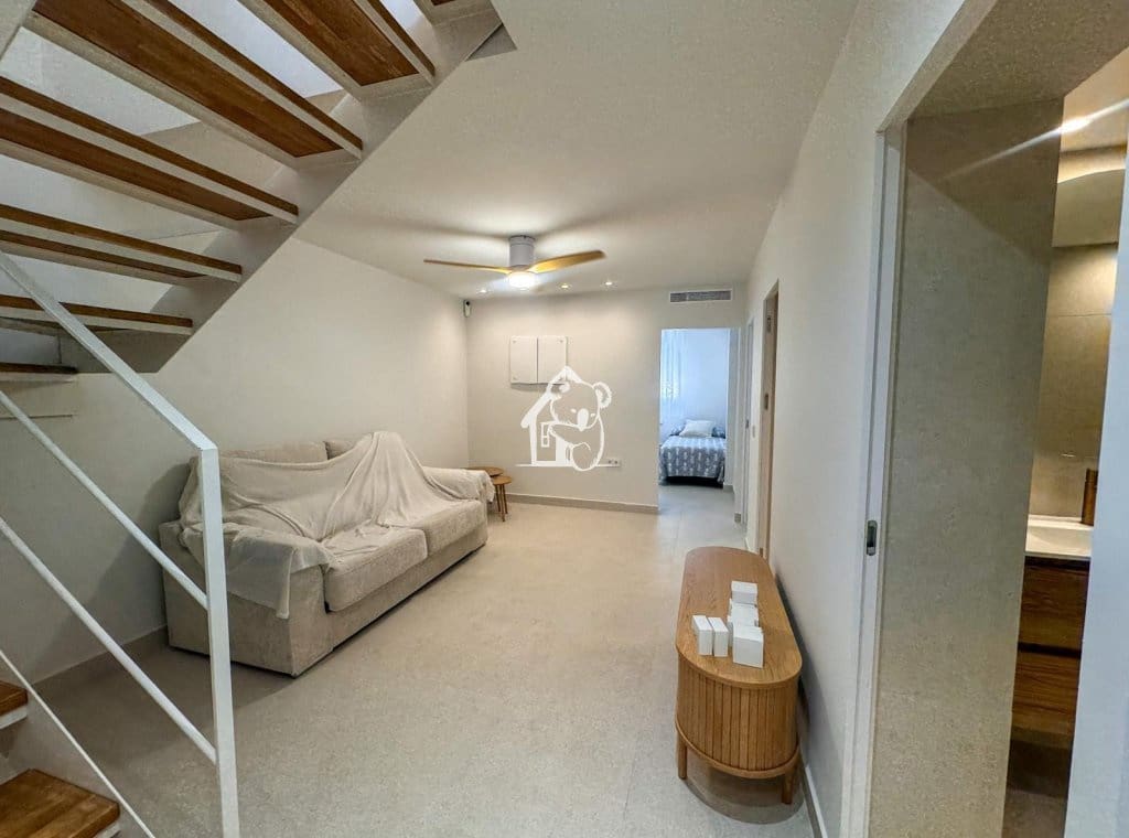Maison de Ville de 4 chambres à louer à Dehesa de Campoamor avec garage - 2 500 € (Ref: 9949023)