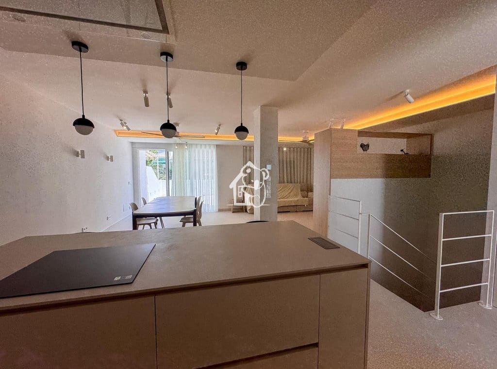 Maison de Ville de 4 chambres à louer à Dehesa de Campoamor avec garage - 2 500 € (Ref: 9949023)