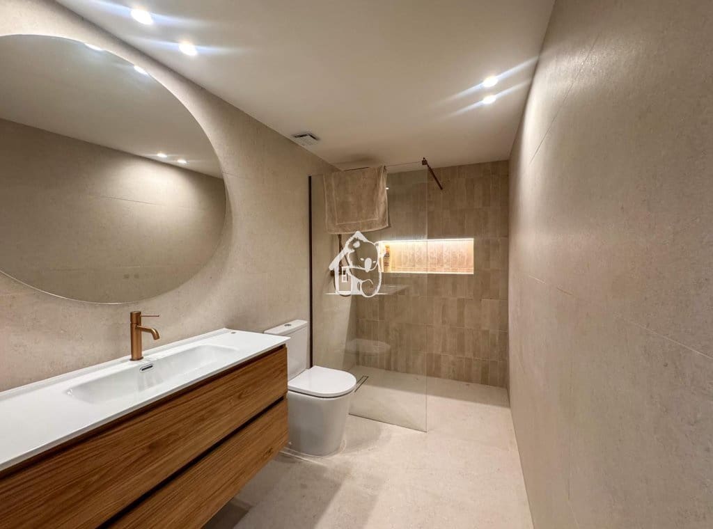 Maison de Ville de 4 chambres à louer à Dehesa de Campoamor avec garage - 2 500 € (Ref: 9949023)