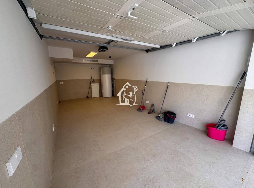 Maison de Ville de 4 chambres à louer à Dehesa de Campoamor avec garage - 2 500 € (Ref: 9949023)