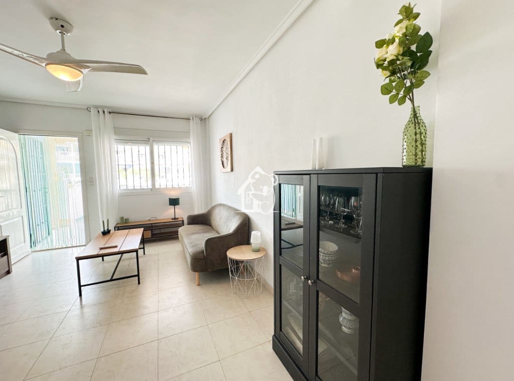 Maison de Ville de 2 chambres à louer à Ciudad Quesada avec piscine - 950 € (Ref: 9950851)
