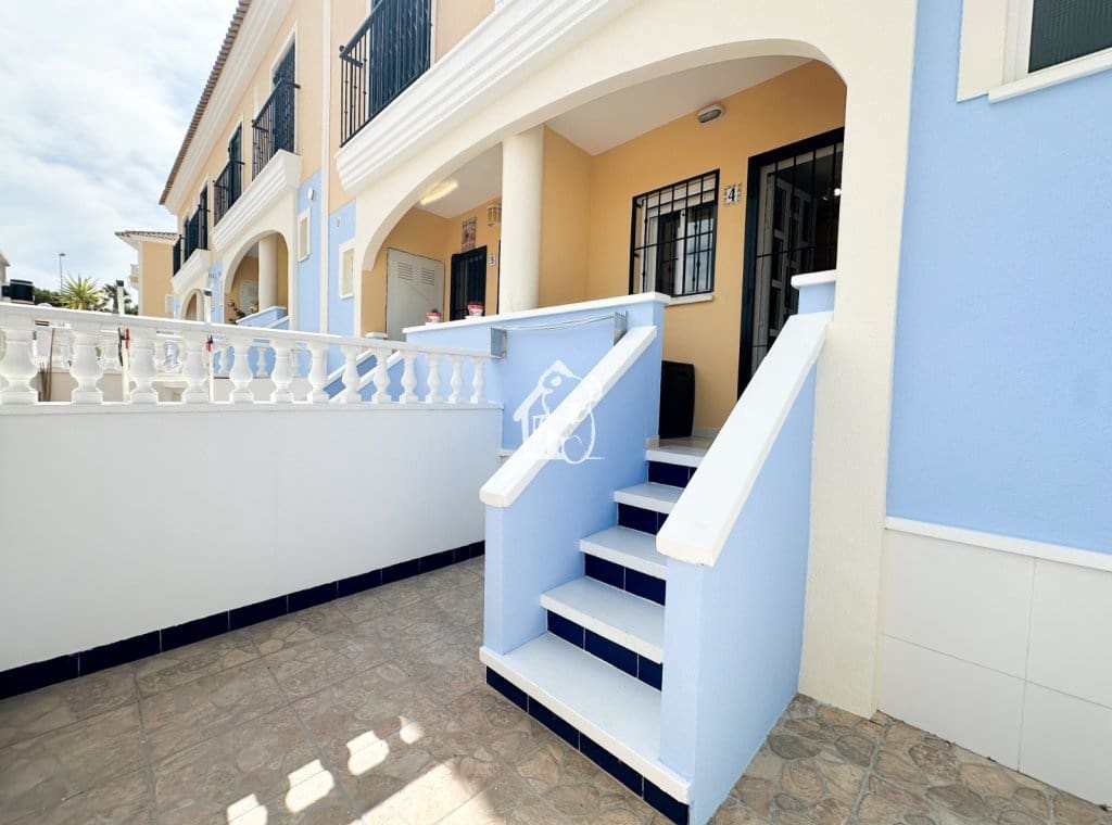 Maison de Ville de 2 chambres à louer à Ciudad Quesada avec piscine - 950 € (Ref: 9950851)