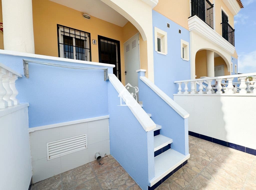Maison de Ville de 2 chambres à louer à Ciudad Quesada avec piscine - 950 € (Ref: 9950851)