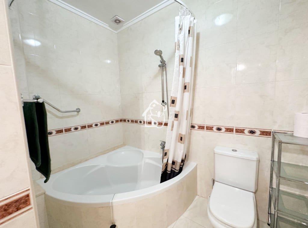Maison de Ville de 2 chambres à louer à Ciudad Quesada avec piscine - 950 € (Ref: 9950851)