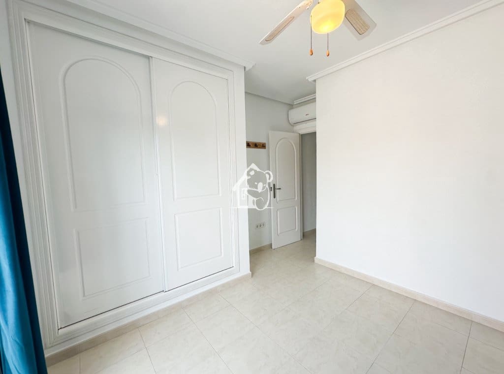 Maison de Ville de 2 chambres à louer à Ciudad Quesada avec piscine - 950 € (Ref: 9950851)
