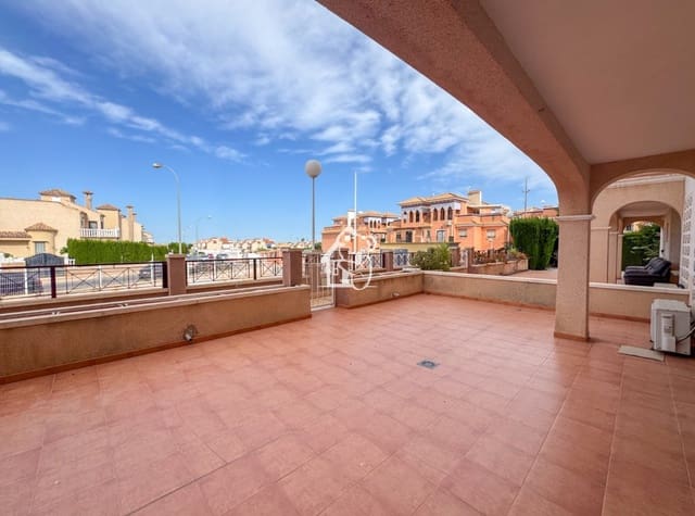 1 slaapkamer Appartement te huur in Playa Flamenca, Orihuela met zwembad - € 700 (Ref: 9950903)