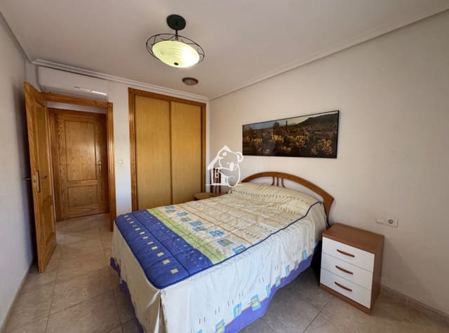 1 slaapkamer Appartement te huur in Playa Flamenca, Orihuela met zwembad - € 700 (Ref: 9950903)