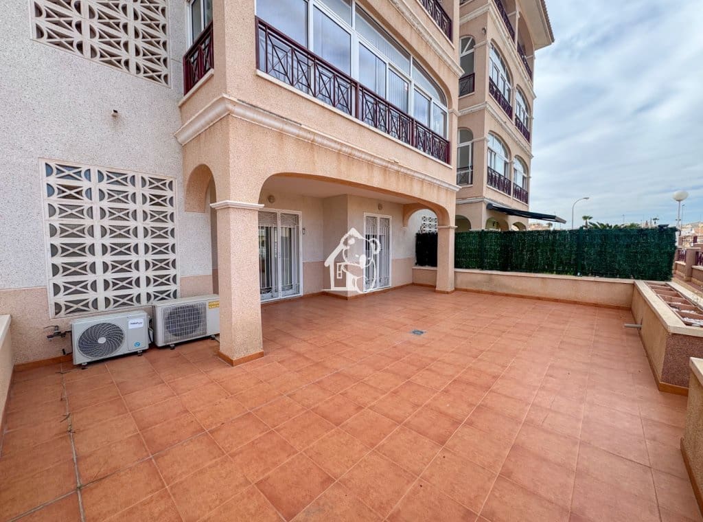 1 slaapkamer Appartement te huur in Orihuela Costa met zwembad - € 700 (Ref: 9950903)