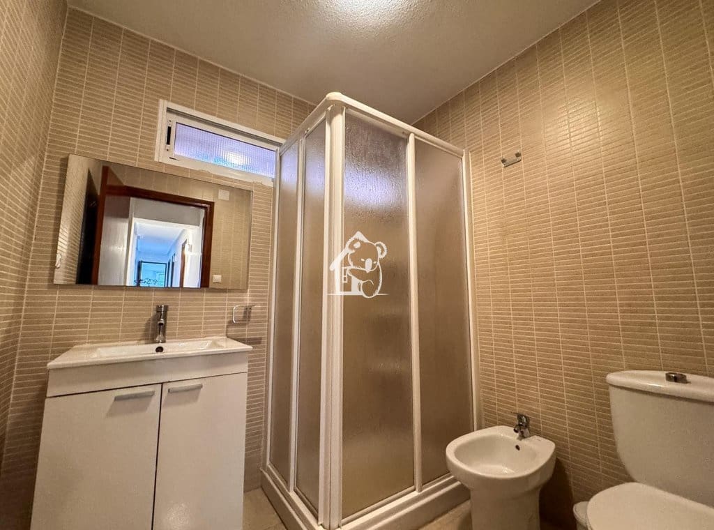 3 bedroom Beach Apartment for rent in Torrevieja - € 1,700 (Ref: 9953584)