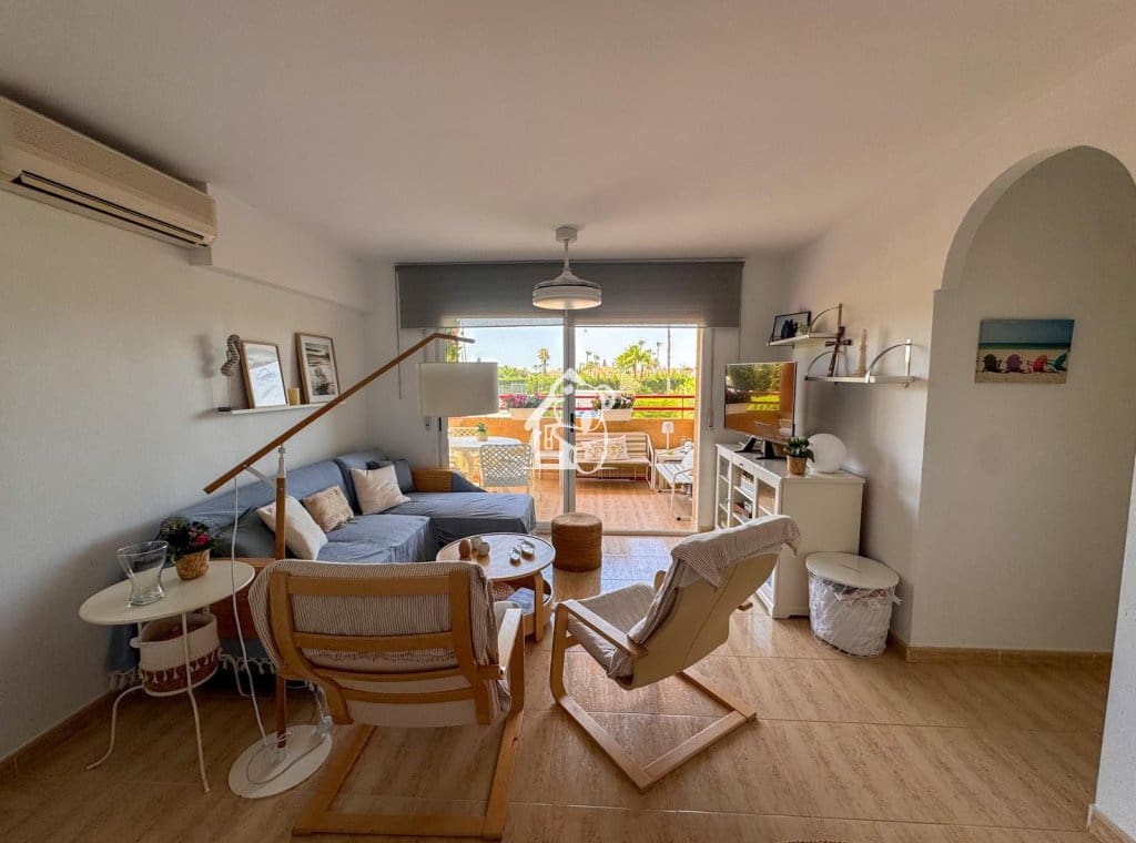 2 makuuhuone Ranta-asunto vuokrattavana paikassa Dehesa de Campoamor mukana 
autotalli - 800 € (Ref: 9953585)