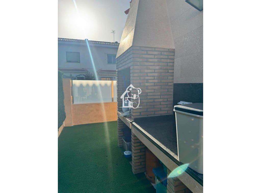 5 soveværelse Byhus til leje i Torre de la Horadada med garage - € 2.500 (Ref: 9956673)