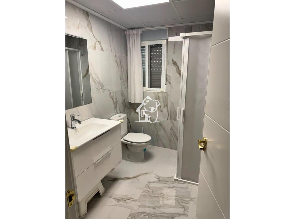 5 soveværelse Byhus til leje i Torre de la Horadada med garage - € 2.500 (Ref: 9956673)