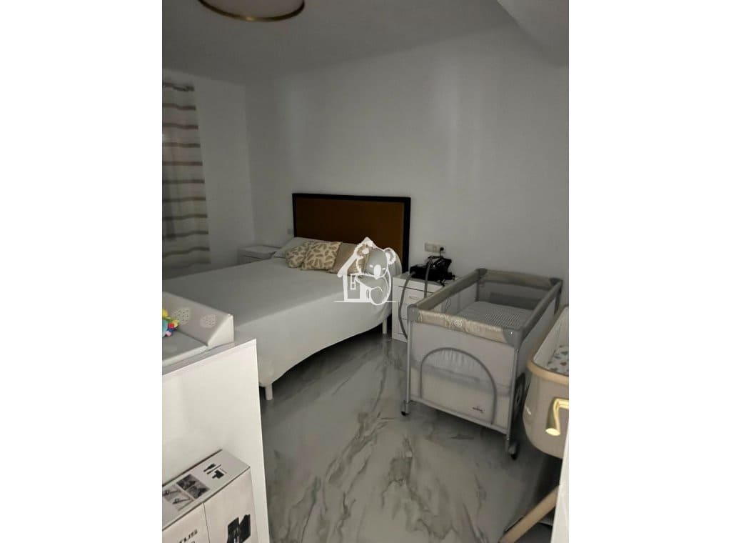 5 soveværelse Byhus til leje i Torre de la Horadada med garage - € 2.500 (Ref: 9956673)