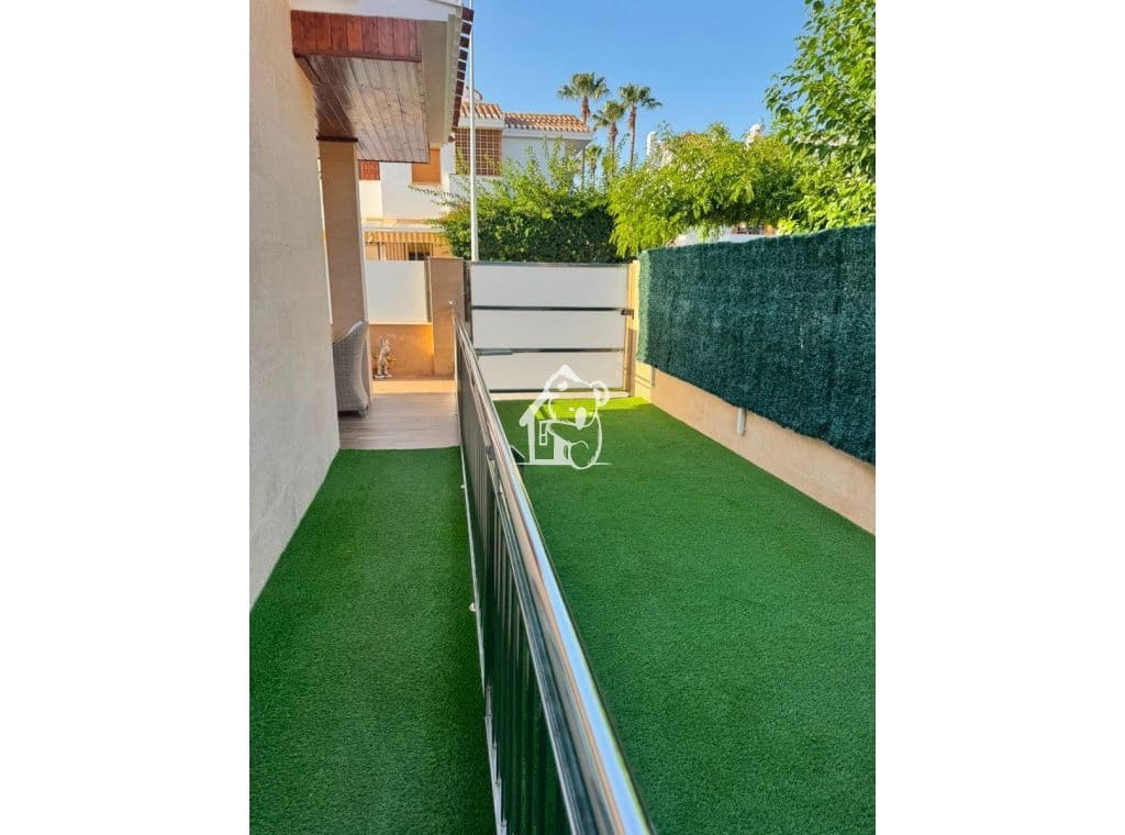 5 soveværelse Byhus til leje i Torre de la Horadada med garage - € 2.500 (Ref: 9956673)