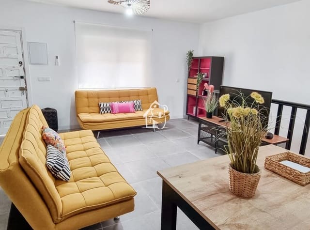 4 quarto Moradia para arrendar em Los Europeos, Torrevieja - 1 600 € (Ref: 9956674)
