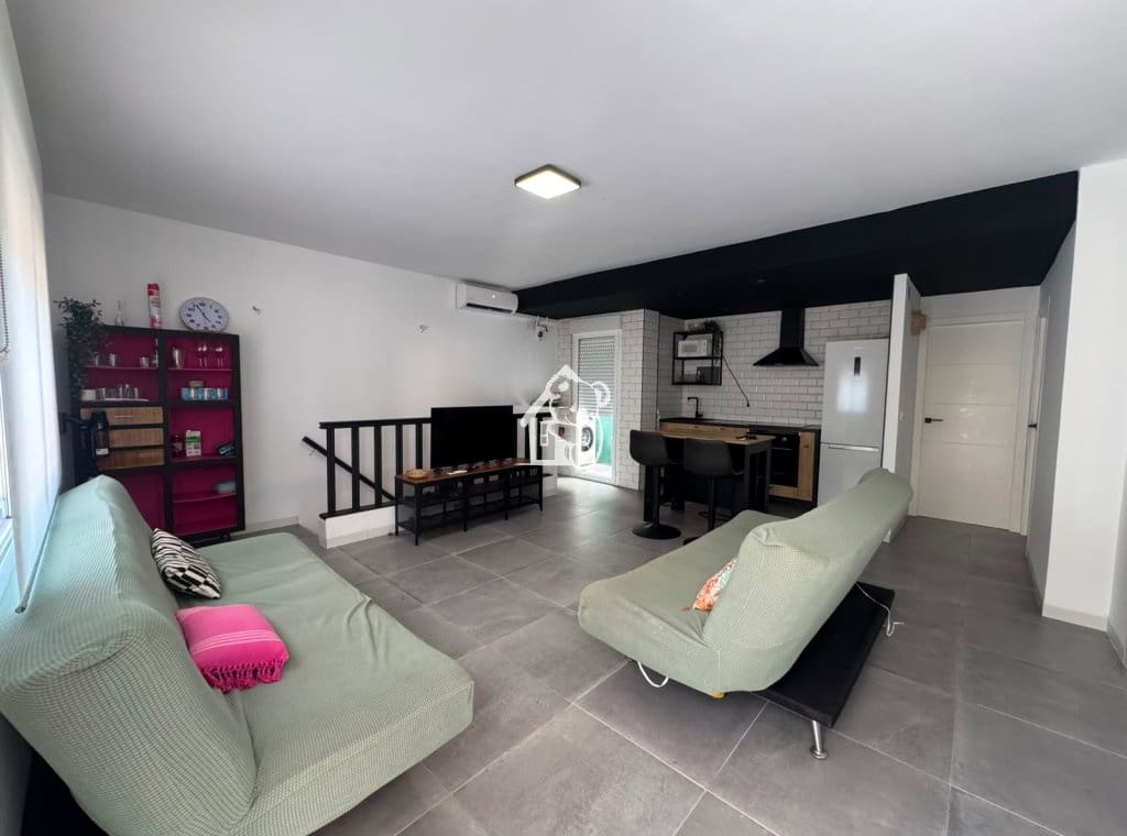 4 bedroom Villa for rent in La Mata - € 1,600 (Ref: 9956674)