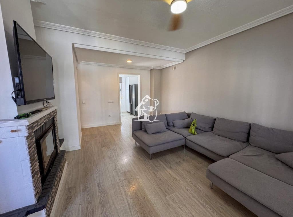 3 makuuhuone Omakotitalo vuokrattavana paikassa Los Altos - 1 400 € (Ref: 9958932)