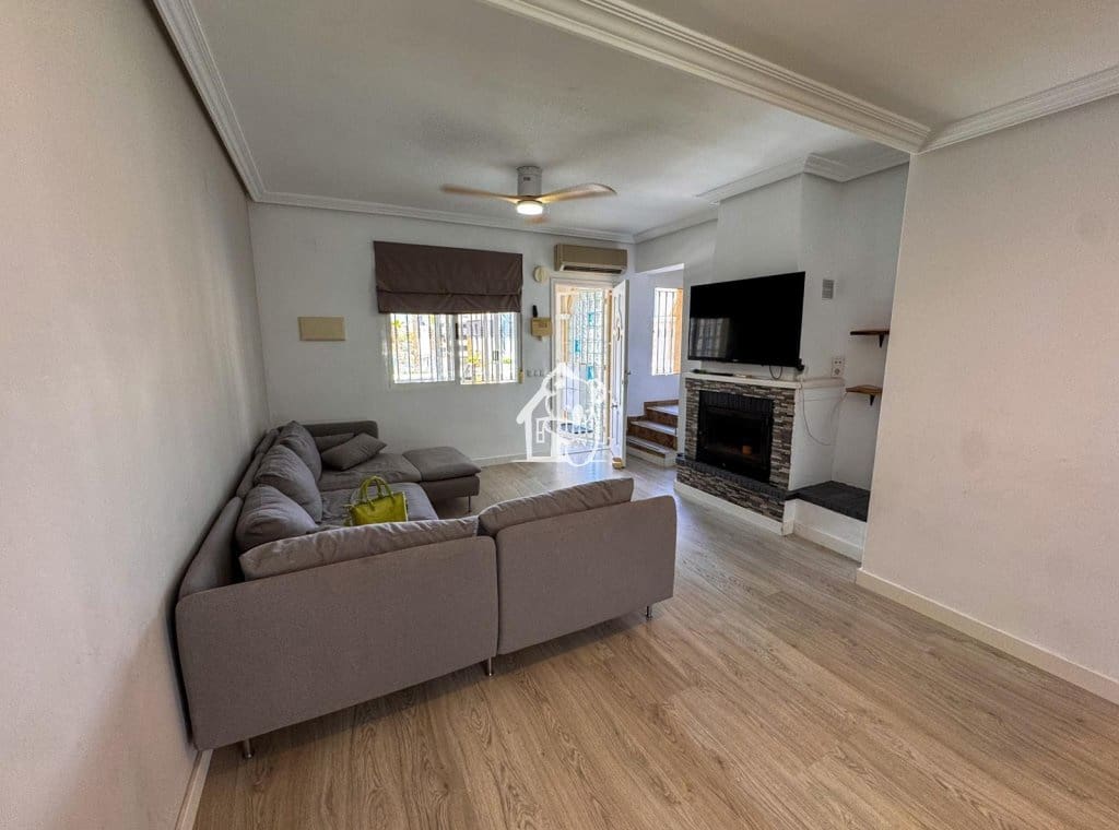 3 makuuhuone Omakotitalo vuokrattavana paikassa Los Altos - 1 400 € (Ref: 9958932)