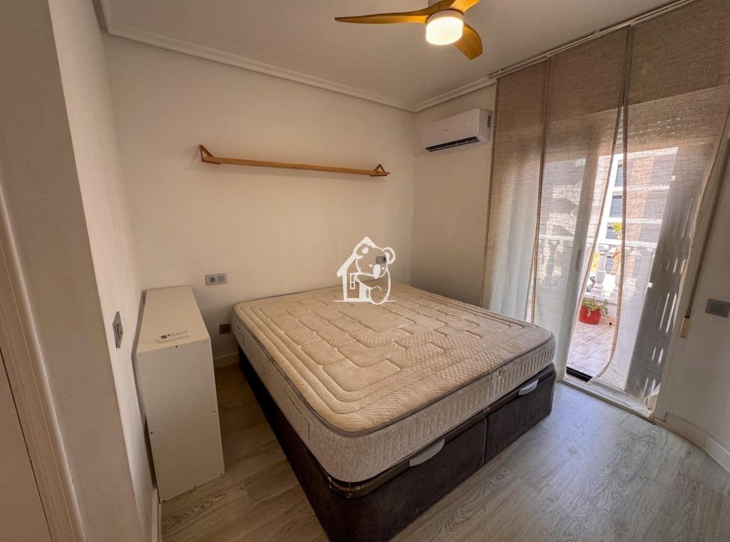3 makuuhuone Omakotitalo vuokrattavana paikassa Los Altos - 1 400 € (Ref: 9958932)