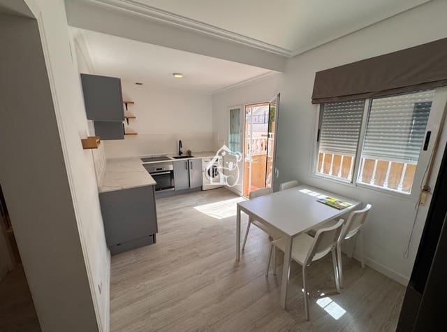 3 makuuhuone Omakotitalo vuokrattavana paikassa Los Altos - 1 400 € (Ref: 9958932)