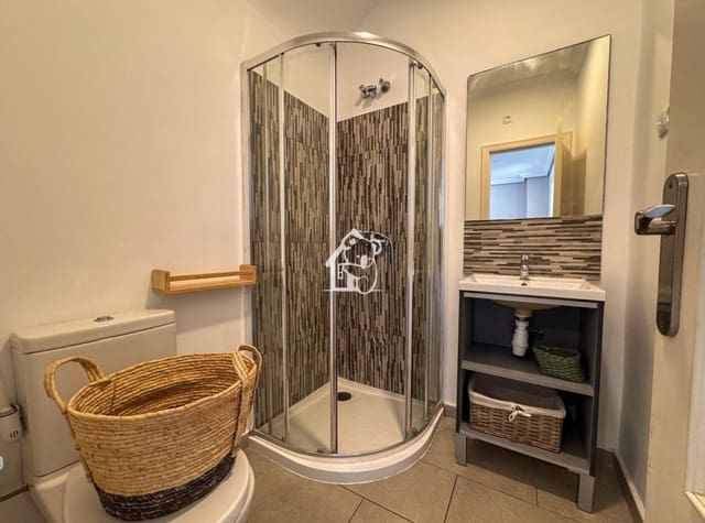 3 makuuhuone Omakotitalo vuokrattavana paikassa Los Altos - 1 400 € (Ref: 9958932)