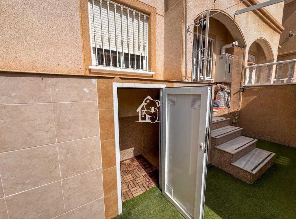 3 makuuhuone Omakotitalo vuokrattavana paikassa Los Altos - 1 400 € (Ref: 9958932)