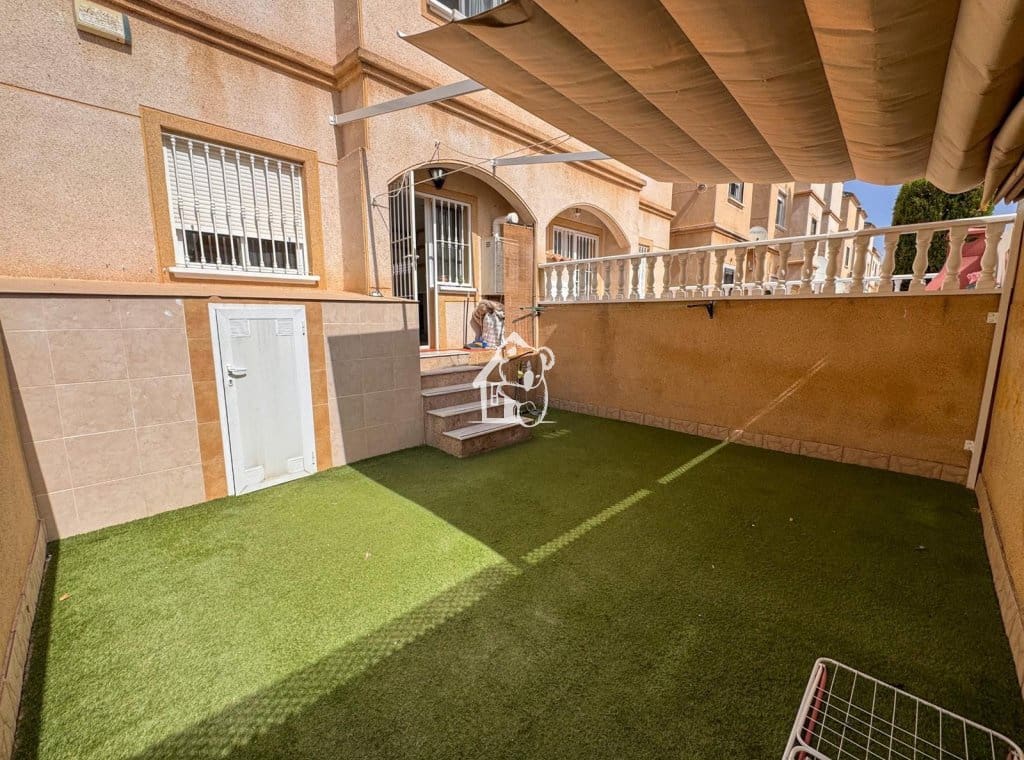 3 makuuhuone Omakotitalo vuokrattavana paikassa Los Altos - 1 400 € (Ref: 9958932)
