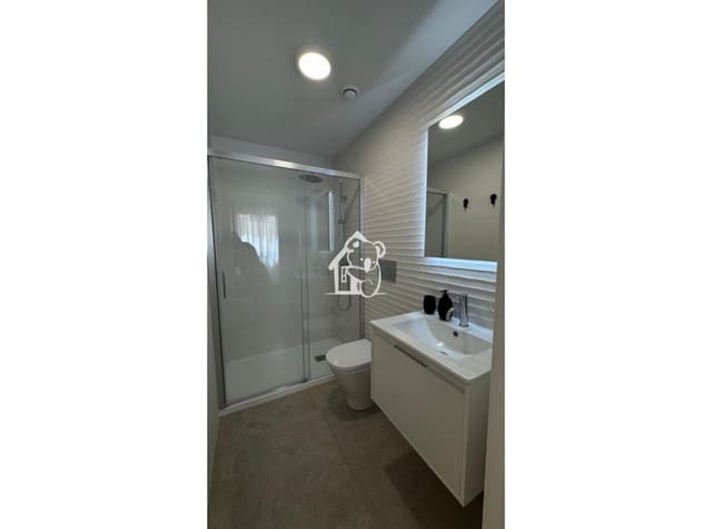 2 sypialnia Apartament do wynajęcia w Las Piscinas Naturales, Torrevieja z basenem - 1 300 € (Ref: 9965973)
