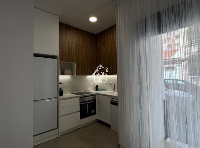2 sypialnia Apartament do wynajęcia w Las Piscinas Naturales, Torrevieja z basenem - 1 300 € (Ref: 9965973)