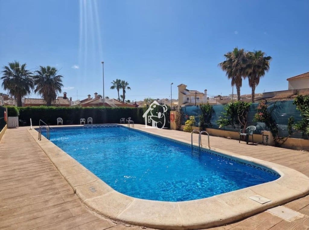2 sovrum Lägenhet att hyra i La Florida med pool - 1 000 € (Ref: 9976648)