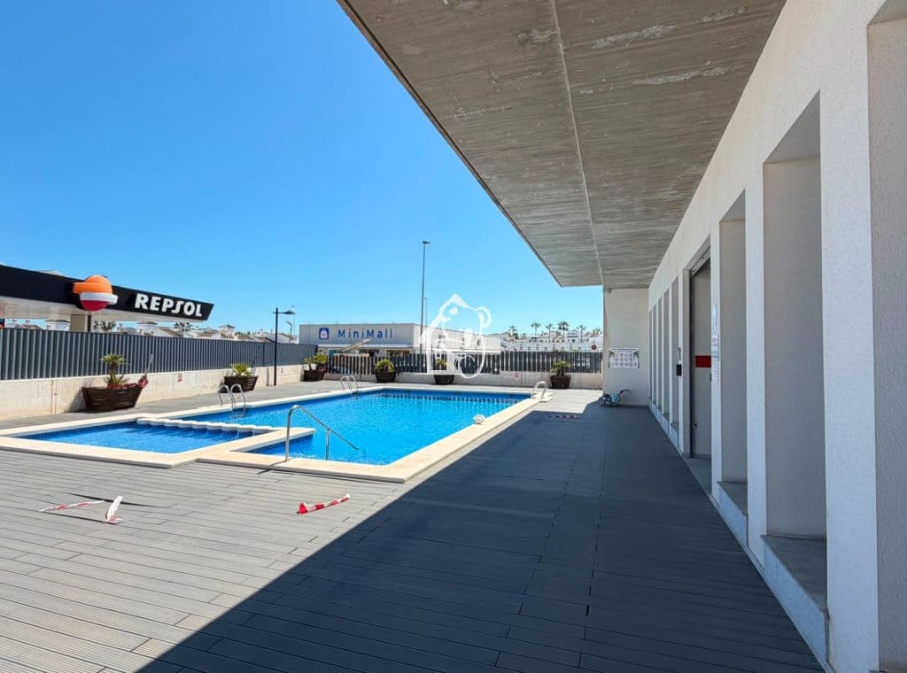 2 soveværelse Lejlighed til leje i Villamartin med swimmingpool - € 1.350 (Ref: 9978076)