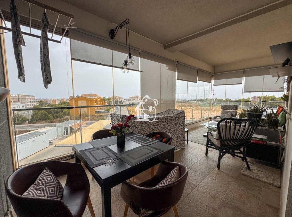 2 soveværelse Lejlighed til leje i Villamartin med swimmingpool - € 1.350 (Ref: 9978076)