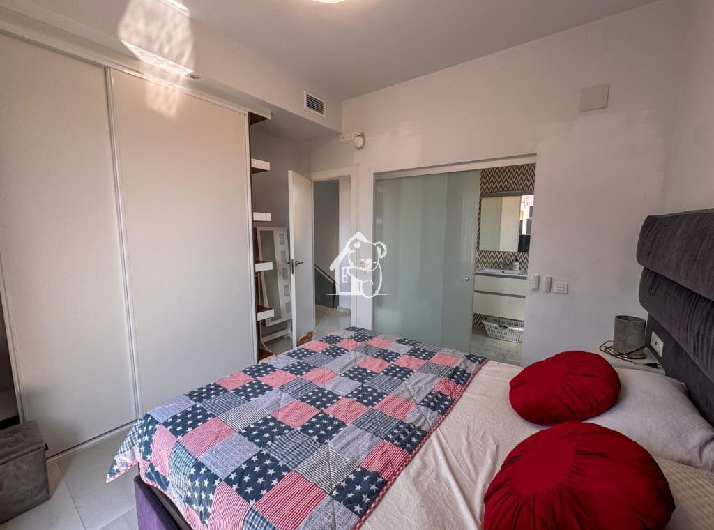 4 slaapkamer Villa te huur in Orihuela Costa met zwembad - € 3.000 (Ref: 9981701)
