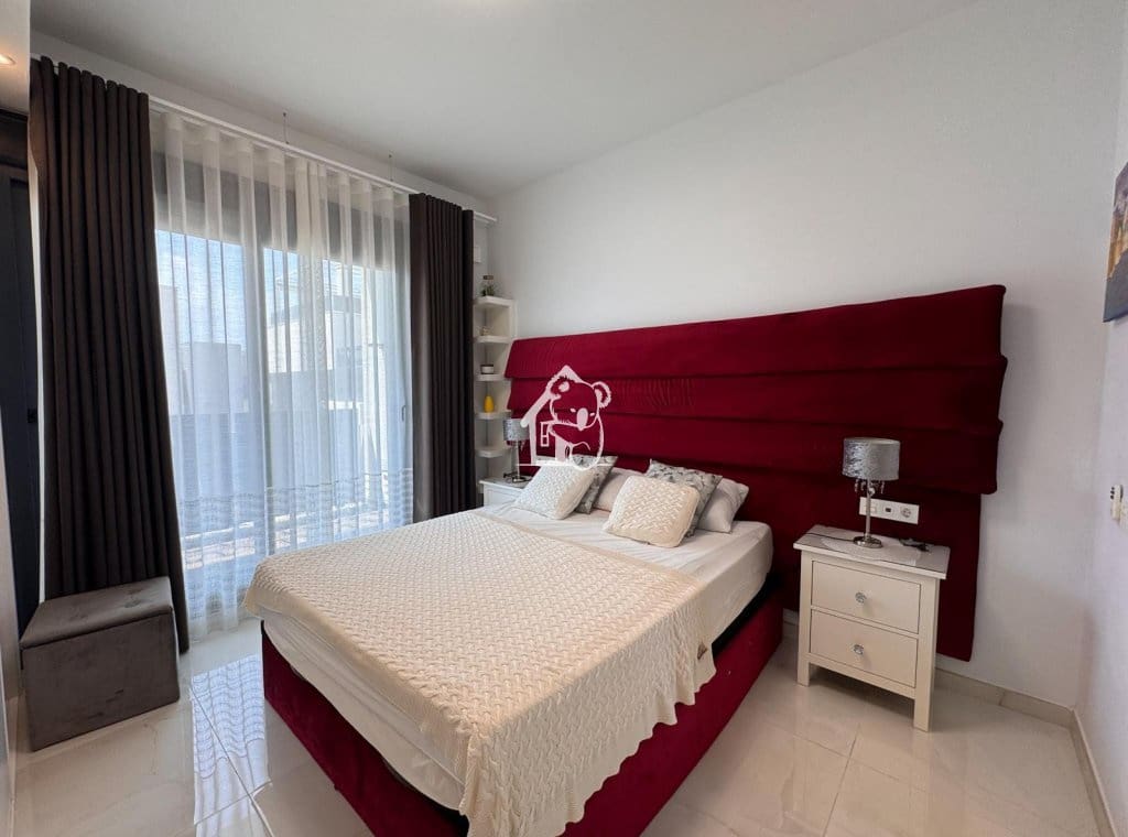 4 slaapkamer Villa te huur in Orihuela Costa met zwembad - € 3.000 (Ref: 9981701)