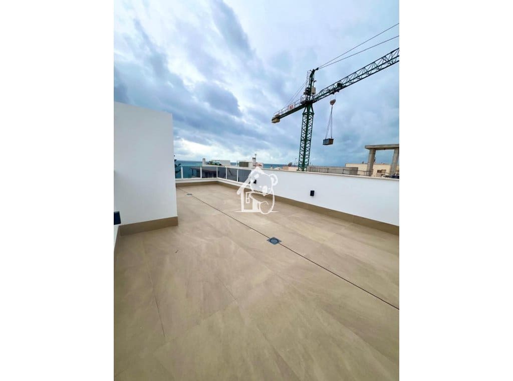 Ático de 2 habitaciones en Torrevieja en venta con piscina - 459.000 € (Ref: 9981702)