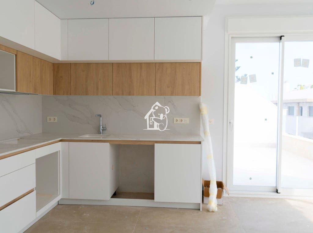 Ático de 2 habitaciones en Torrevieja en venta con piscina - 459.000 € (Ref: 9981702)