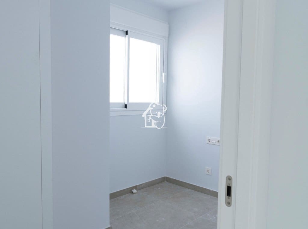 Ático de 2 habitaciones en Torrevieja en venta con piscina - 459.000 € (Ref: 9981702)