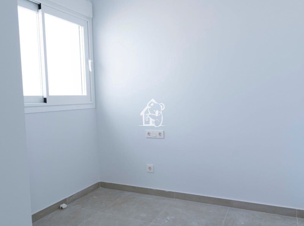 Ático de 2 habitaciones en Torrevieja en venta con piscina - 459.000 € (Ref: 9981702)