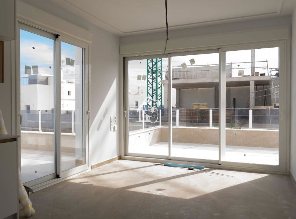 Ático de 2 habitaciones en Torrevieja en venta con piscina - 459.000 € (Ref: 9981702)