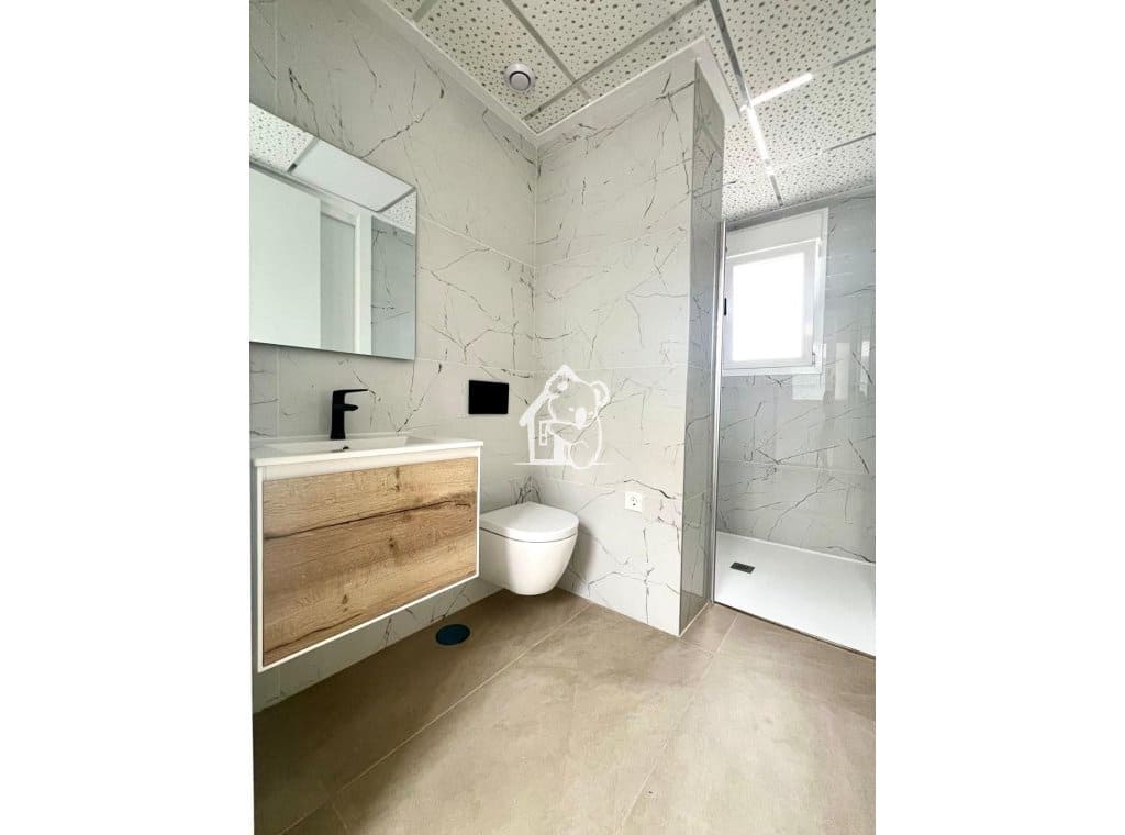Ático de 2 habitaciones en Torrevieja en venta con piscina - 459.000 € (Ref: 9981702)