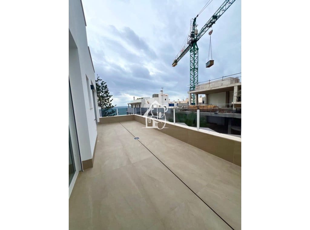 Ático de 2 habitaciones en Torrevieja en venta con piscina - 459.000 € (Ref: 9981702)