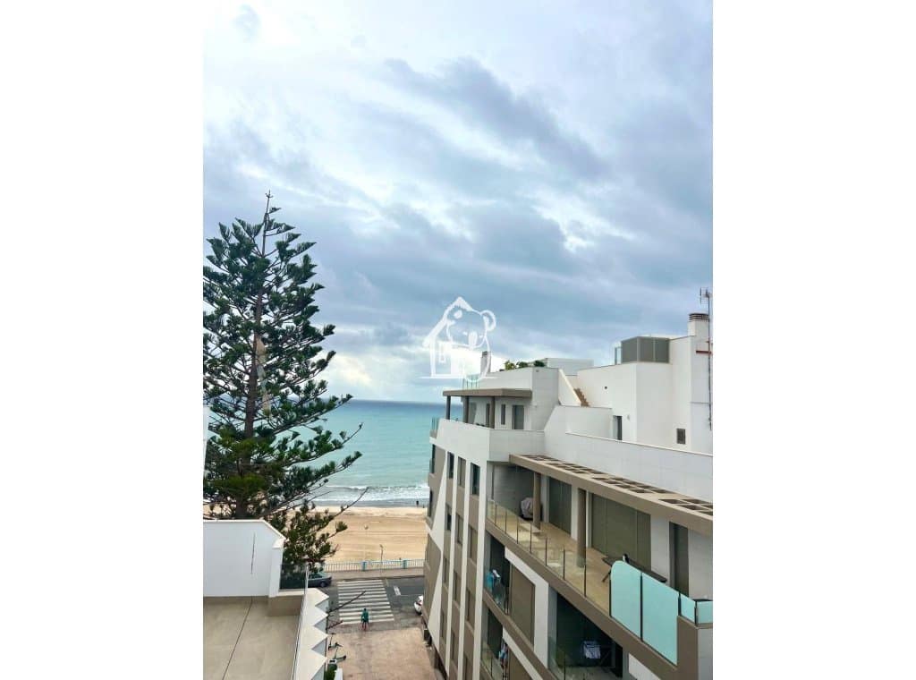 Ático de 2 habitaciones en Torrevieja en venta con piscina - 459.000 € (Ref: 9981702)