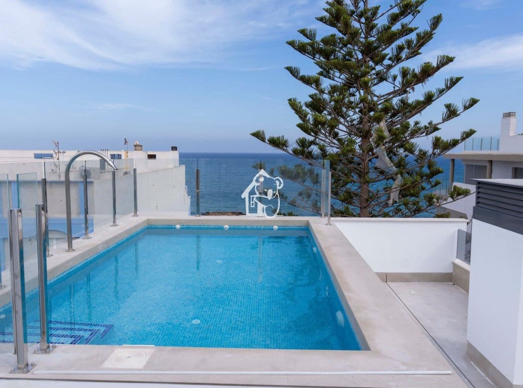Ático de 2 habitaciones en Torrevieja en venta con piscina - 459.000 € (Ref: 9981702)