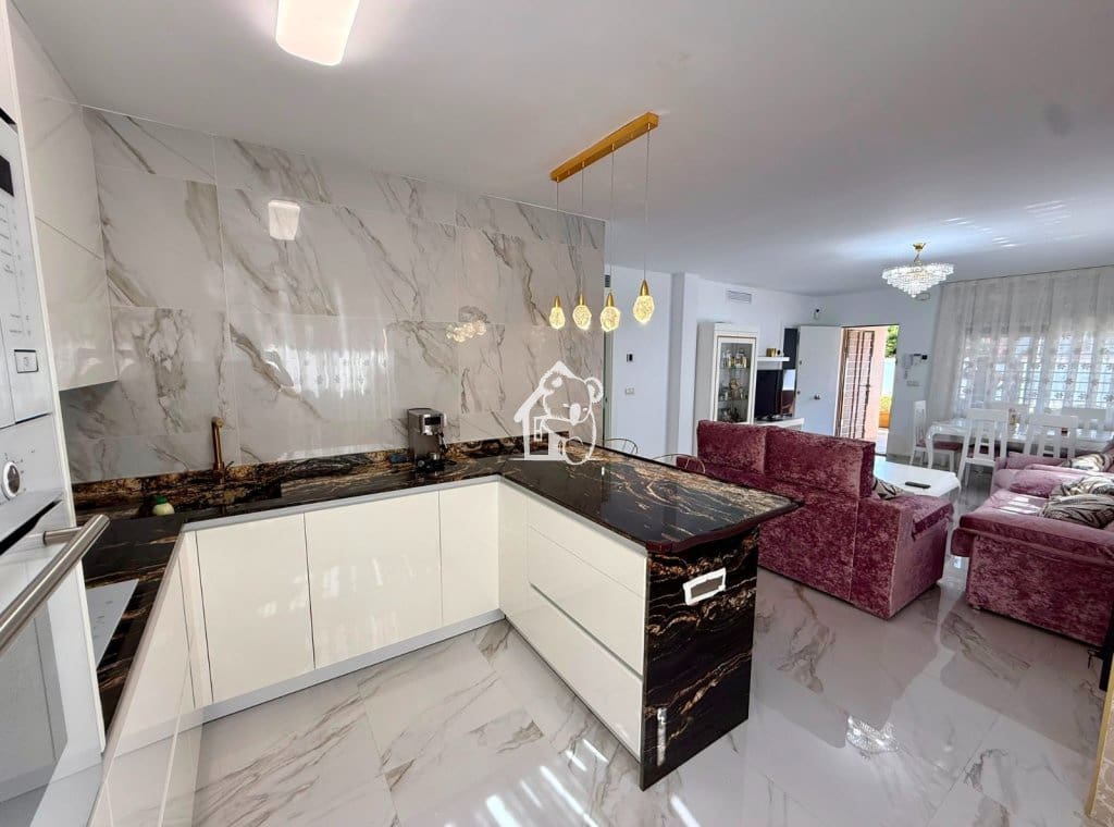5 chambre Maison de Ville à vendre à Torre de la Horadada avec garage - 590 000 € (Ref: 9984132)