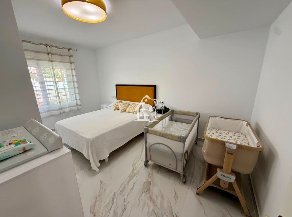 5 chambre Maison de Ville à vendre à Torre de la Horadada avec garage - 590 000 € (Ref: 9984132)